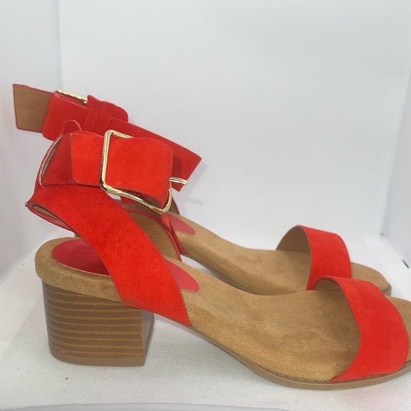 Red Ankle Strap Heeled Sandals Gold Buckle Open Toe Block Heel Shoes - Picture 2 of 6